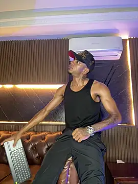 AaronCruz_'s live cam