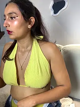 Webcam Model (-BabyLuna)  is live.Free join now!