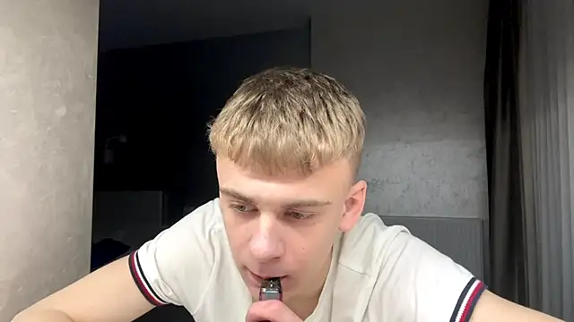 SoloFury live sex cam