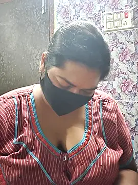 Webcam Model (Liyaa_24)  is live.Free join now!