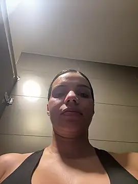 Webcam Model (Anavalle) is live