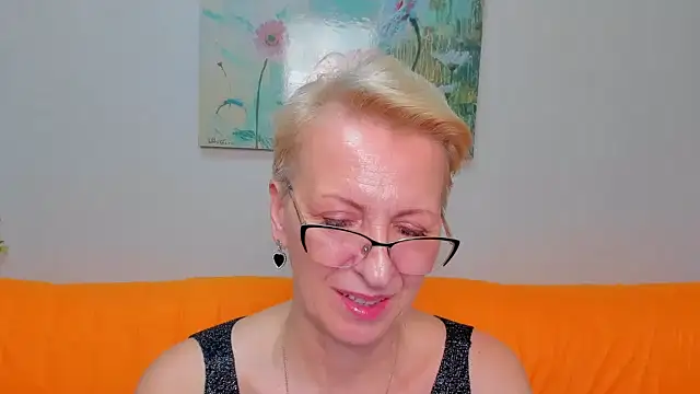 iamyourdream89 (F mature) - Controlling my toy