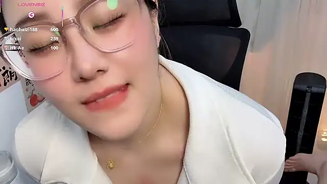 newoneto - NEWONETO's free webcam - UK Sex Cams