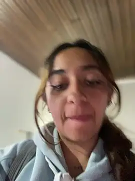 Webcam Model (Im_Luuu)  is live.Free join now!