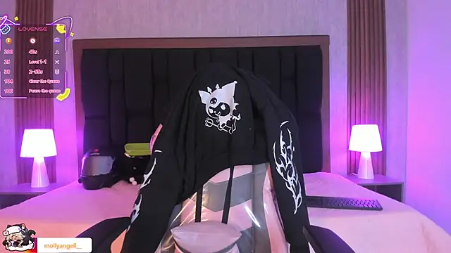 Molly_A live sex cam