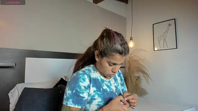 zarahfoxx - ZarahFoxx's free webcam - UK Sex Cams