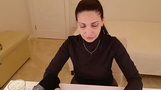 lovelybeatrice - LovelyBeatrice's free webcam - UK Sex Cams