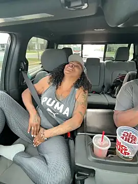 halorodeolover2 (G milf) - Show stranger my tits