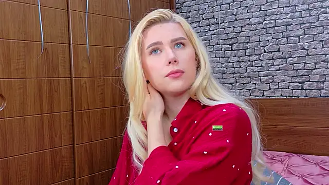 cuteblondeme (F young) - Dildoing pussy