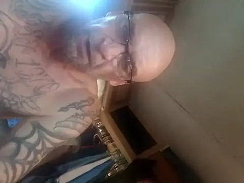 Shawnand Dani (ShawnandDani7074)