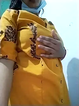 Webcam Model (ms-naina)  is live.Free join now!