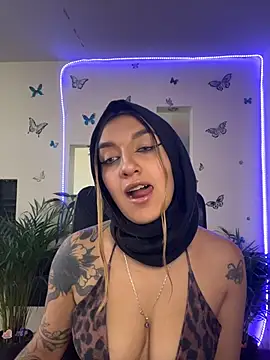 Webcam Model (Lia-mitch)  is live.Free join now!