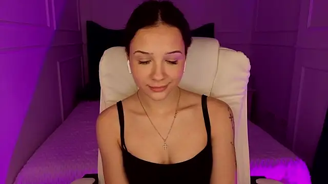 baby_brunettee_ - Baby_brunettee_'s free webcam - UK Sex Cams