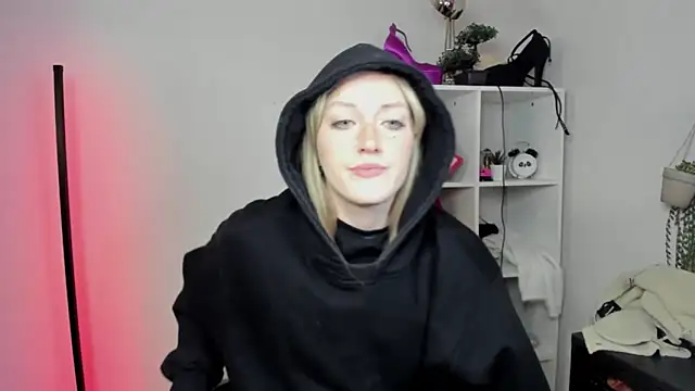 EvelynBlond live sex cam