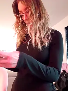 lilyorion (F young) - Tease Me! Get Me Wet! Titty Flash!