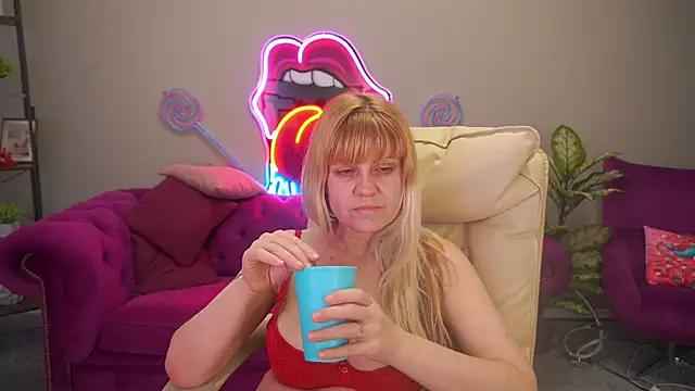 bellalapetit - BellaLaPetit's free webcam