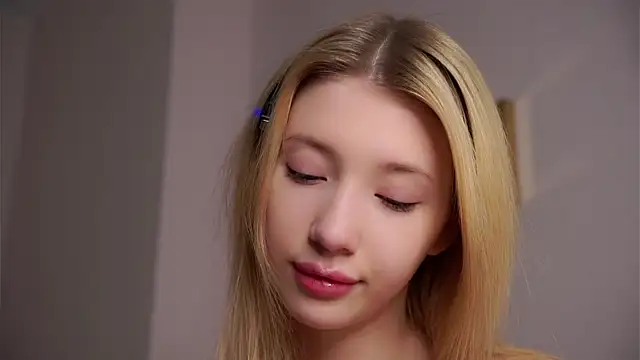 sunnivacovil (F teen) - 💕Take off my top💕