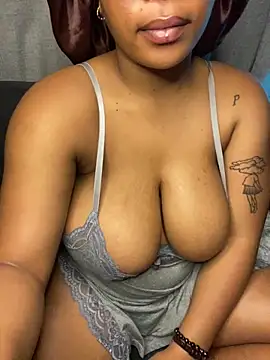 Webcam Model (YellowHoneyDip)  is live.Free join now!