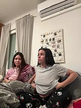 daniniescobarr (G young) - Lick clitoris 👅🫣