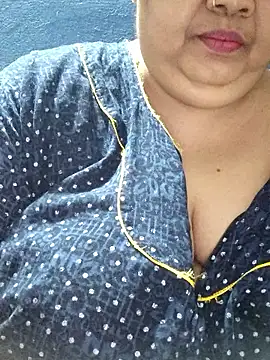 tamilthanushri (F milf) - Boobs flash