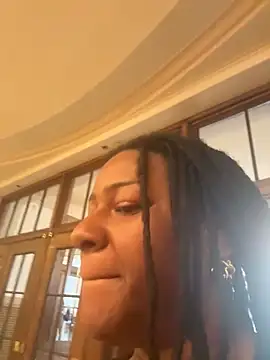 Webcam Model (CoCoGoddess_)  is live.Free join now!