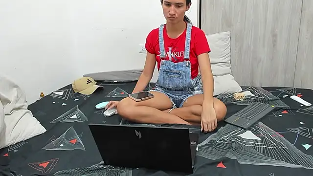 bonyclyde2203 live sex cam