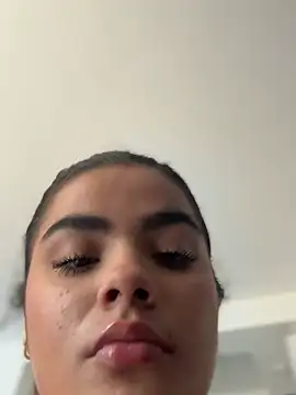 kaily_sweet16 (F teen) - Let's play at home,my neighbors look at