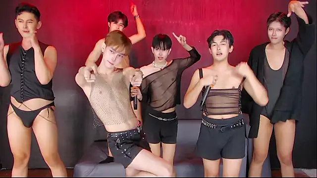 queen-vibe (Ask my age) - 2 BOYS CHAIR DANCEE