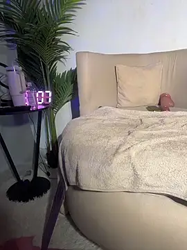 miafoxie_ (F young) - RIDE FAST UNTIL SQUIRT