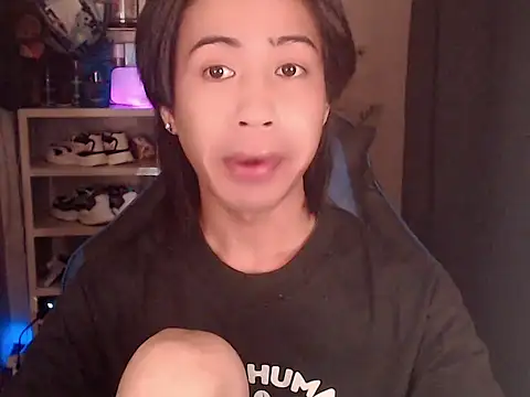 erin_23 - Erin_23's free webcam - UK Sex Cams