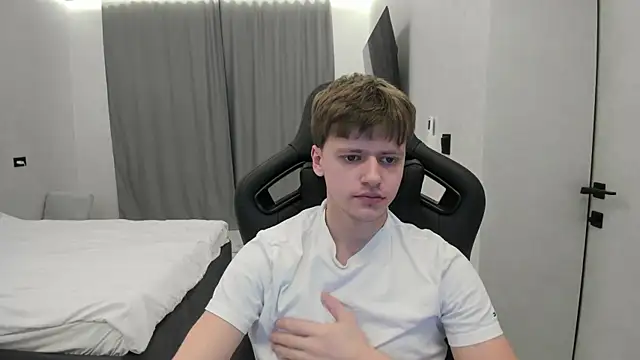 bonekoambalabu - Bonekoambalabu's free webcam - UK Sex Cams