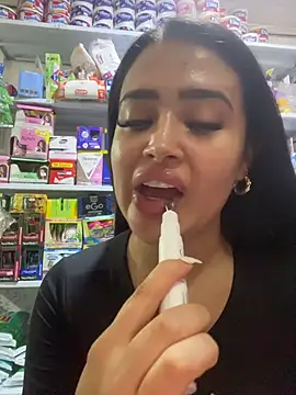 striptease live Sara Fun