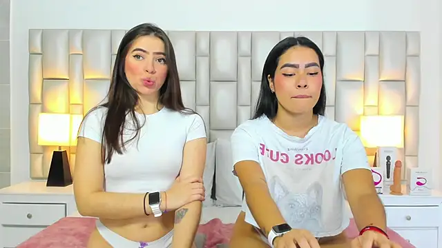 paola_katy_dicks webcam