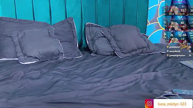 Lunamistyc live sex cam