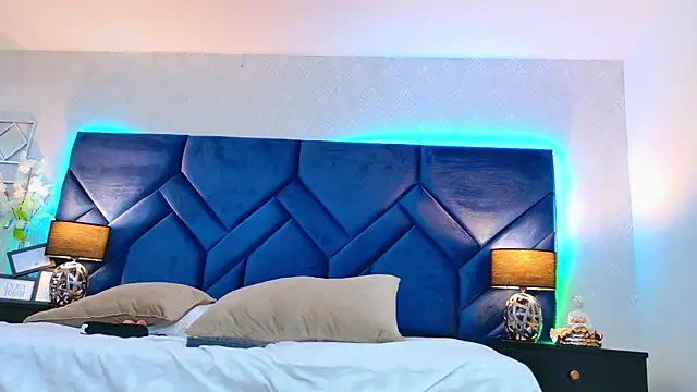 hollyolson - HollyOlson's free webcam - UK Sex Cams