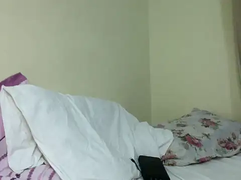 queen-sasha - Queen-sasha's free webcam - UK Sex Cams