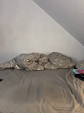 Webcam Model (KiaraAmara)  is live.Free join now!