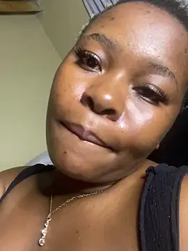 Webcam Model (MiyaXo2)  is live.Free join now!