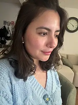 sukhakunis1 live sex cam