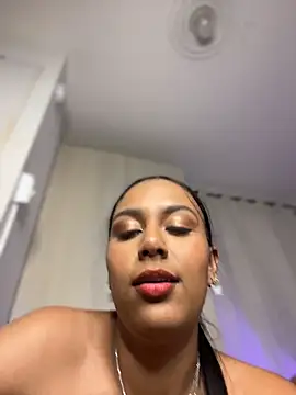 Webcam Model (MiilaBlake)  is live.Free join now!