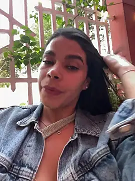 leah_honey26 (F young) - play dildo in public 🔥