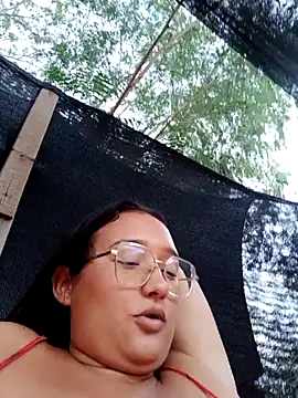 young_dairy01 - Young_dairy01's free webcam