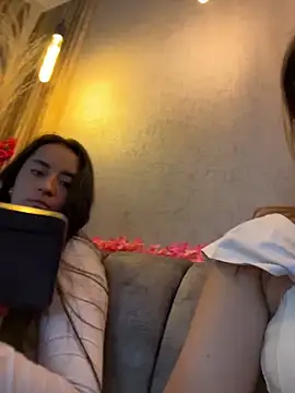 antonella_julieta (Ask my age) - Flash tits ay the bar