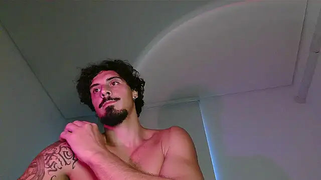 milkoffe - Milkoffe's free webcam - UK Sex Cams