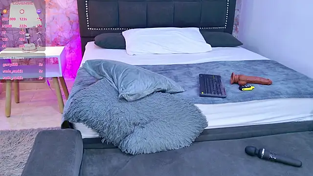 Angelique_Angell webcam