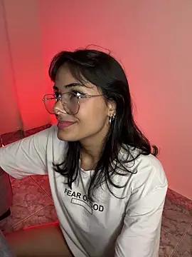 Webcam Model (Iam_Lyan_)  is live.Free join now!