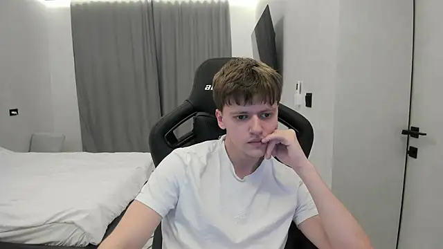 bonekoambalabu - Bonekoambalabu's free webcam - UK Sex Cams