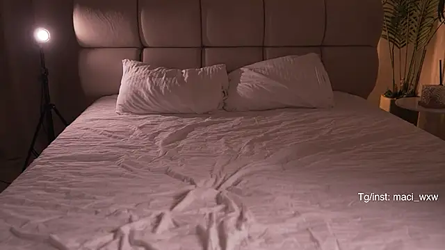 Faster_maci live sex cam
