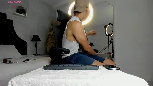 LiamDeep live sex cam