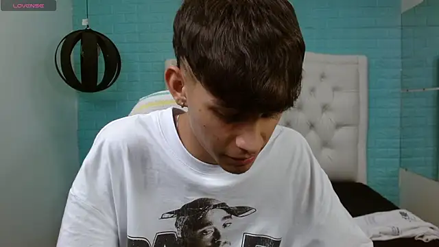 draxblade09 (M twink) - Wet my soft penis